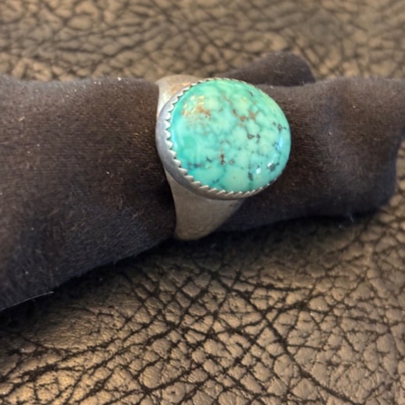 Navajo sterling silver/turquoise ring- Signed - Picture 3 of 4